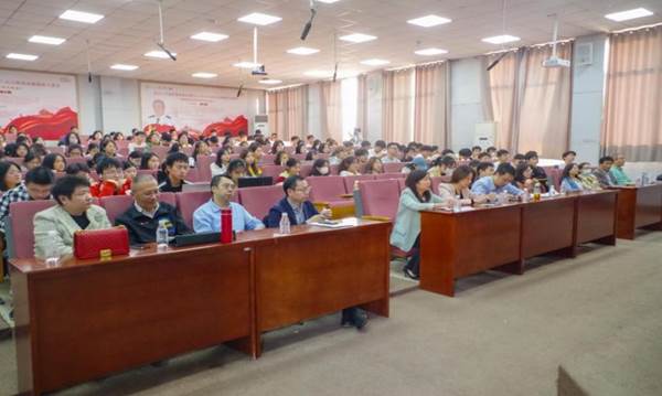 集中交流会现场 陈怡婷摄